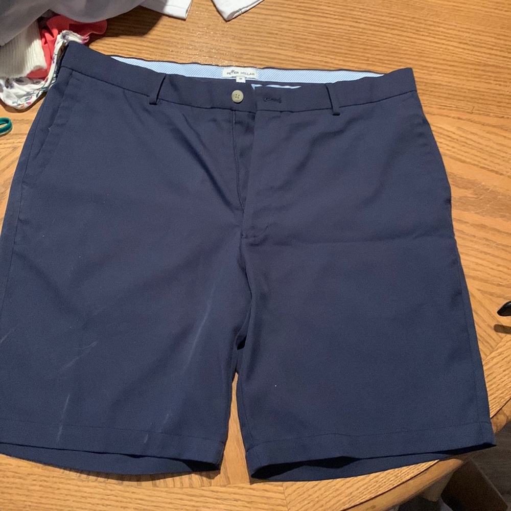 Navy blue men’s golf shorts